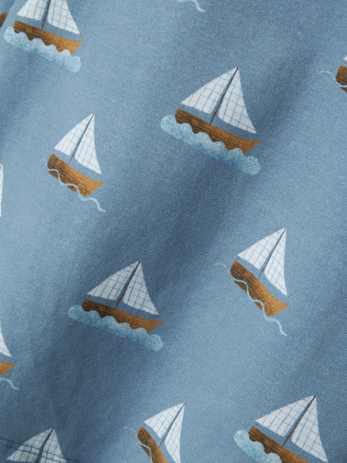 model_shot-front_full